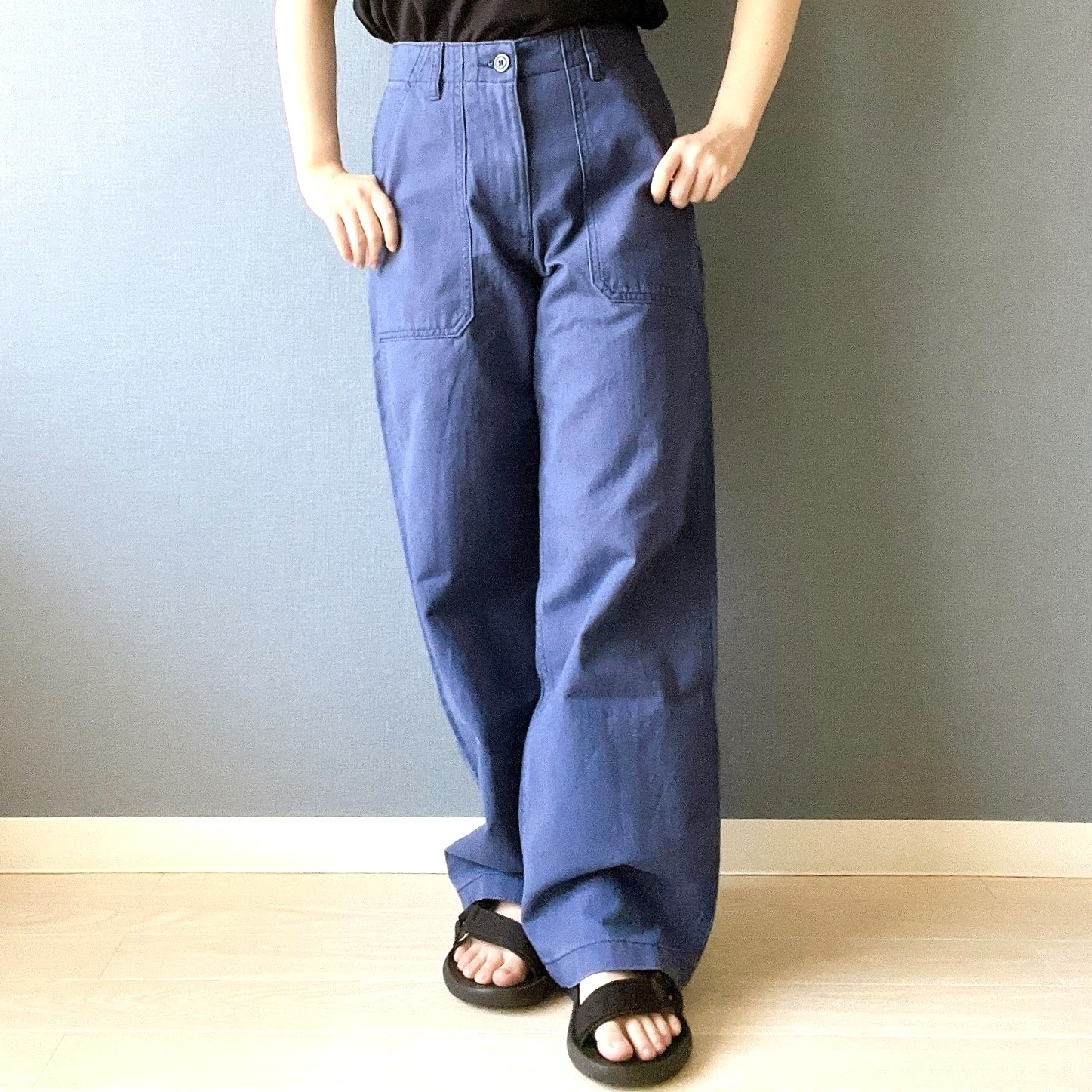 無印良品のオススメのパンツ「婦人 洗いざらし ヘリンボーンベイカーパンツ」