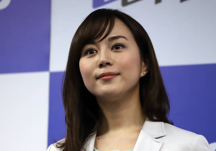 比嘉愛未さん（時事通信フォト）