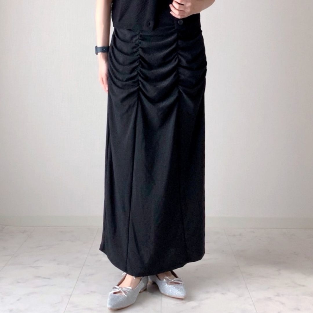 しまむらのおすすめアイテム「ラメシャーリングナローSK」