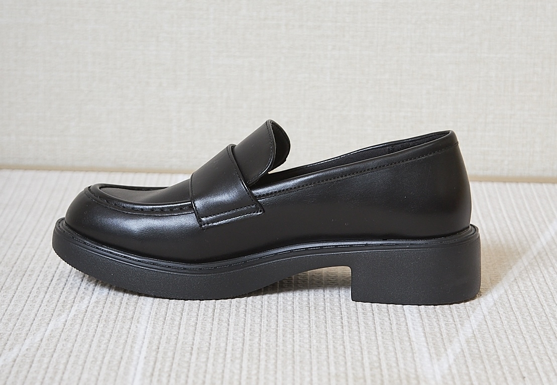 GU（ジーユー）のおすすめファッションアイテム「ローファー+E」