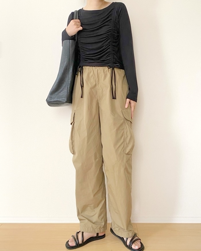 GU（ジーユー）のおすすめファッションアイテム「ルーシングT（長袖）Q」のコーディネート