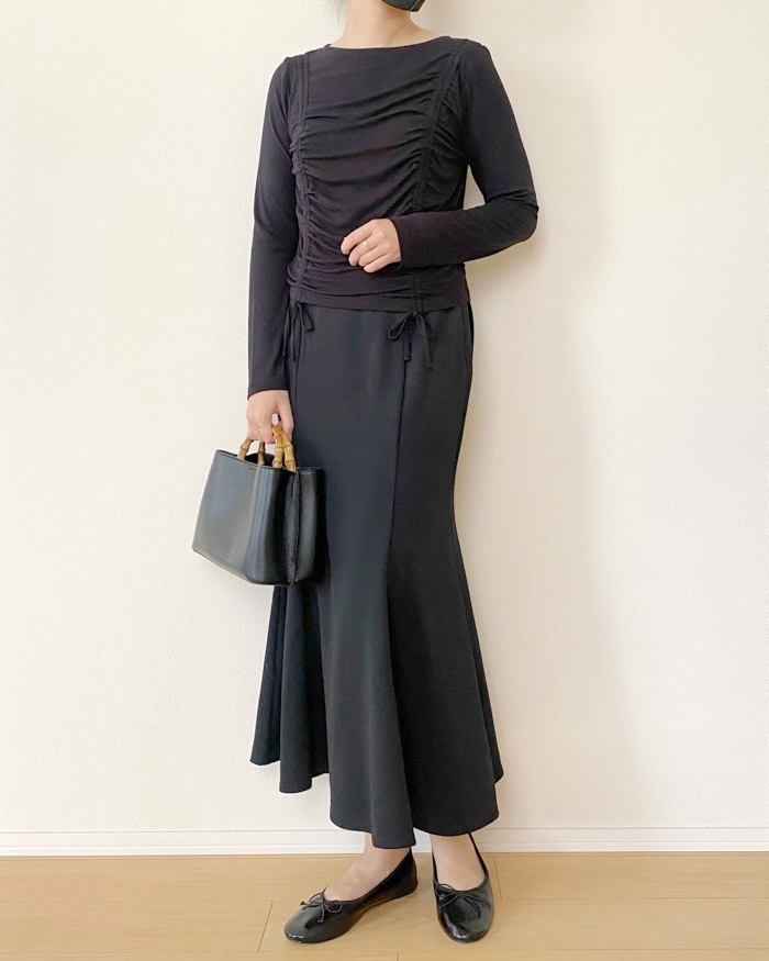 GU（ジーユー）のおすすめファッションアイテム「ルーシングT（長袖）Q」のコーディネート