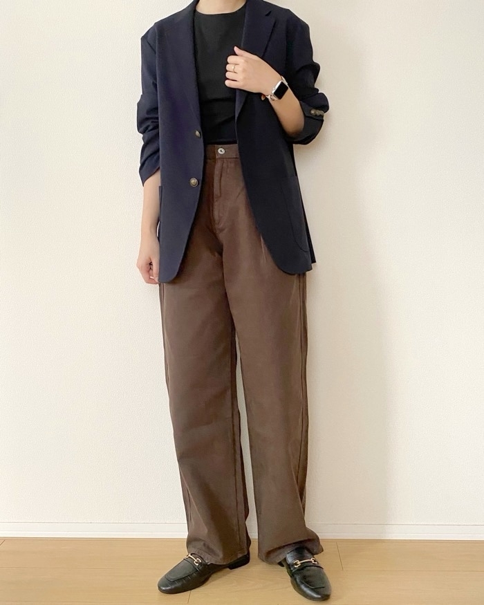 UNIQLO（ユニクロ）のおすすめファッションアイテム「デニムタックパンツ」のコーディネート