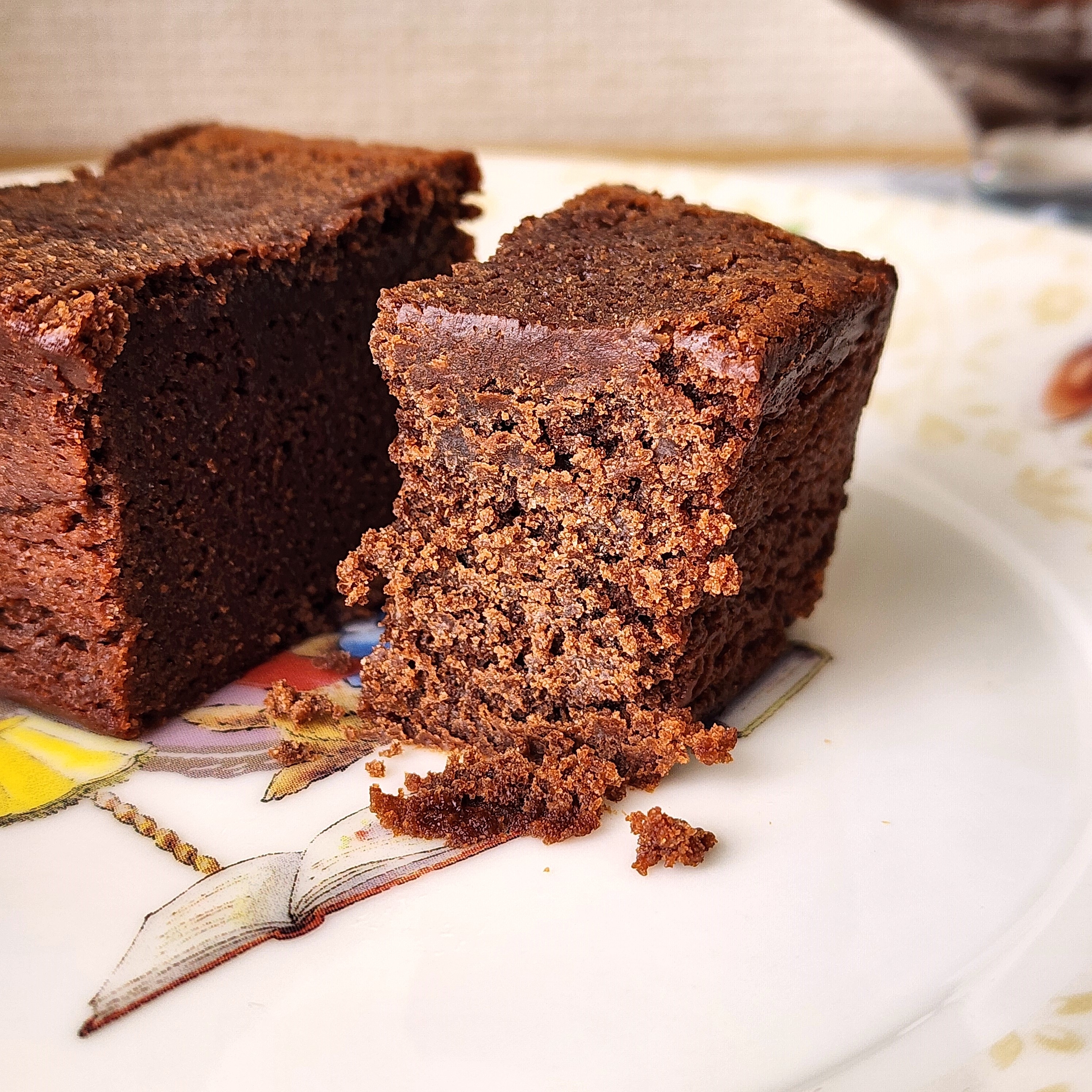 KALDI(カルディ)のおすすめスイーツ「マイルドカルディ チョコレートケーキ」