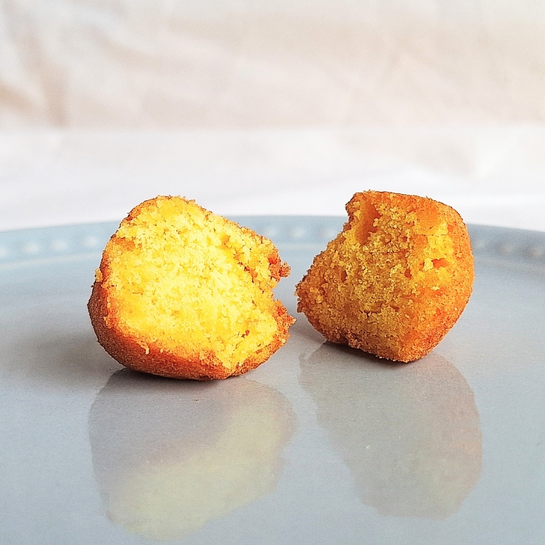 LAWSON（ローソン）のおすすめひと口スイーツ「プラントベースの糖質60％オフ レモンドーナツ」