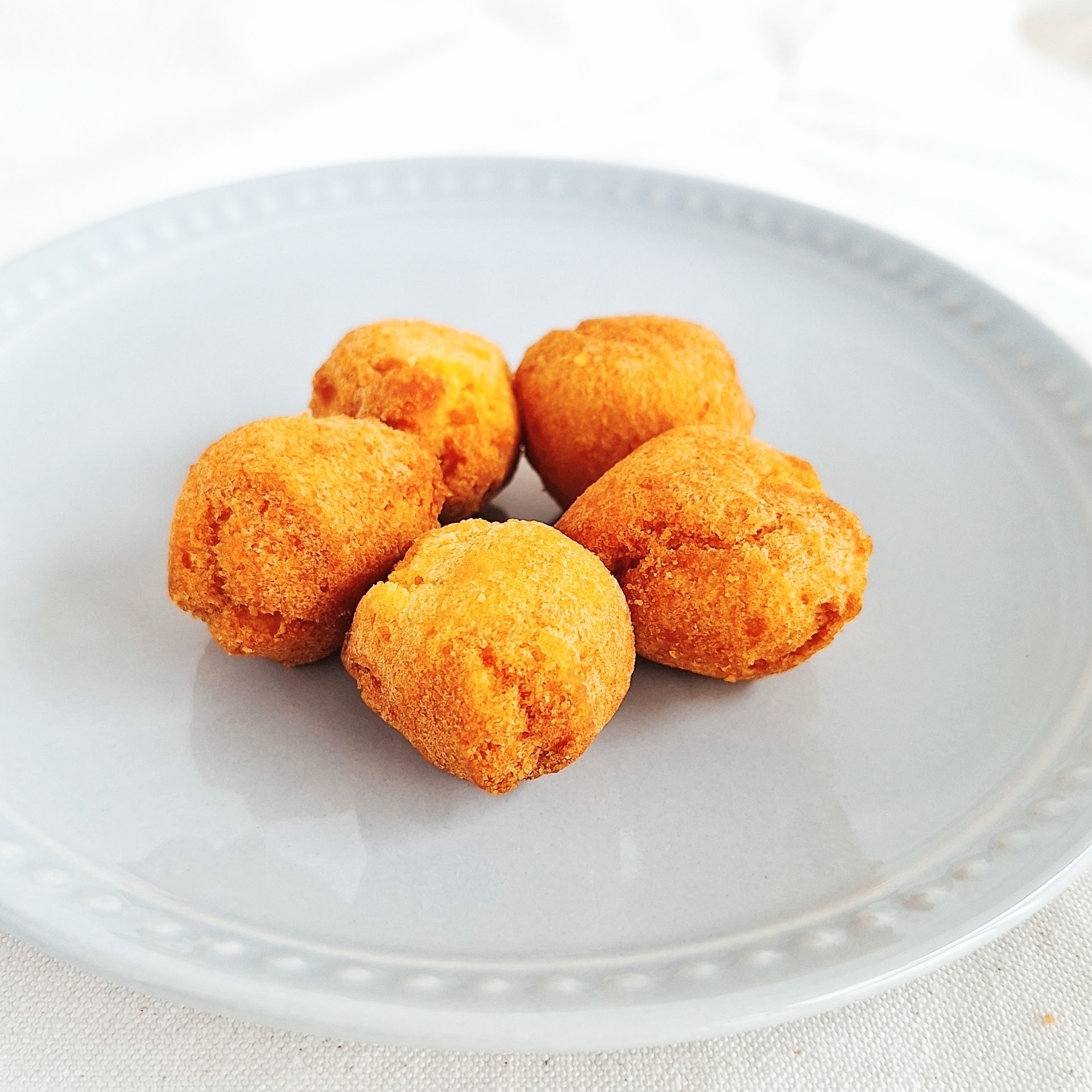 LAWSON（ローソン）のおすすめひと口スイーツ「プラントベースの糖質60％オフ レモンドーナツ」