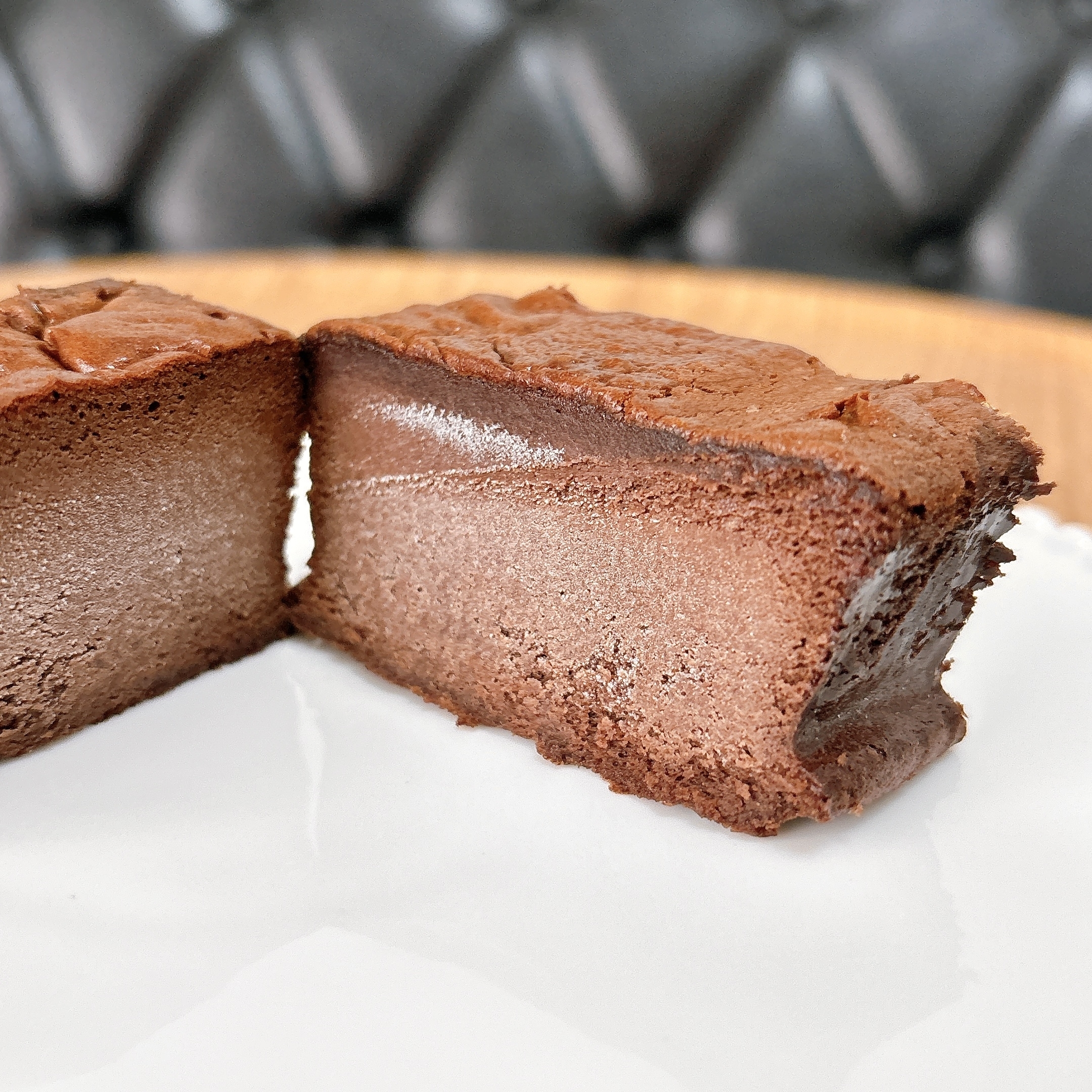 業務スーパーのおすすめの冷凍スイーツ「スフレチーズショコラ」