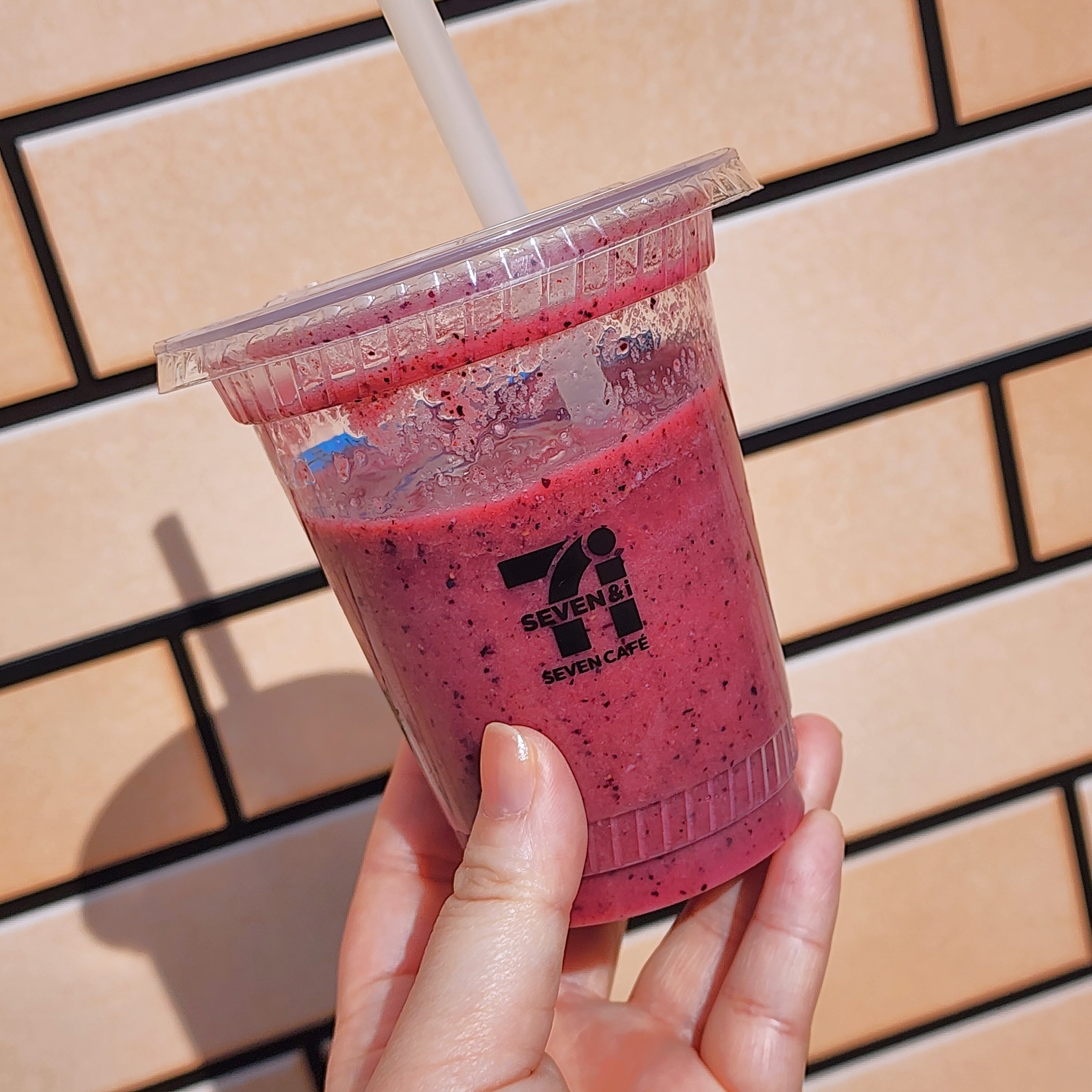 セブンのオススメ絶品スイーツ「お店で作る!ベリーベリーヨーグルトスムージー」