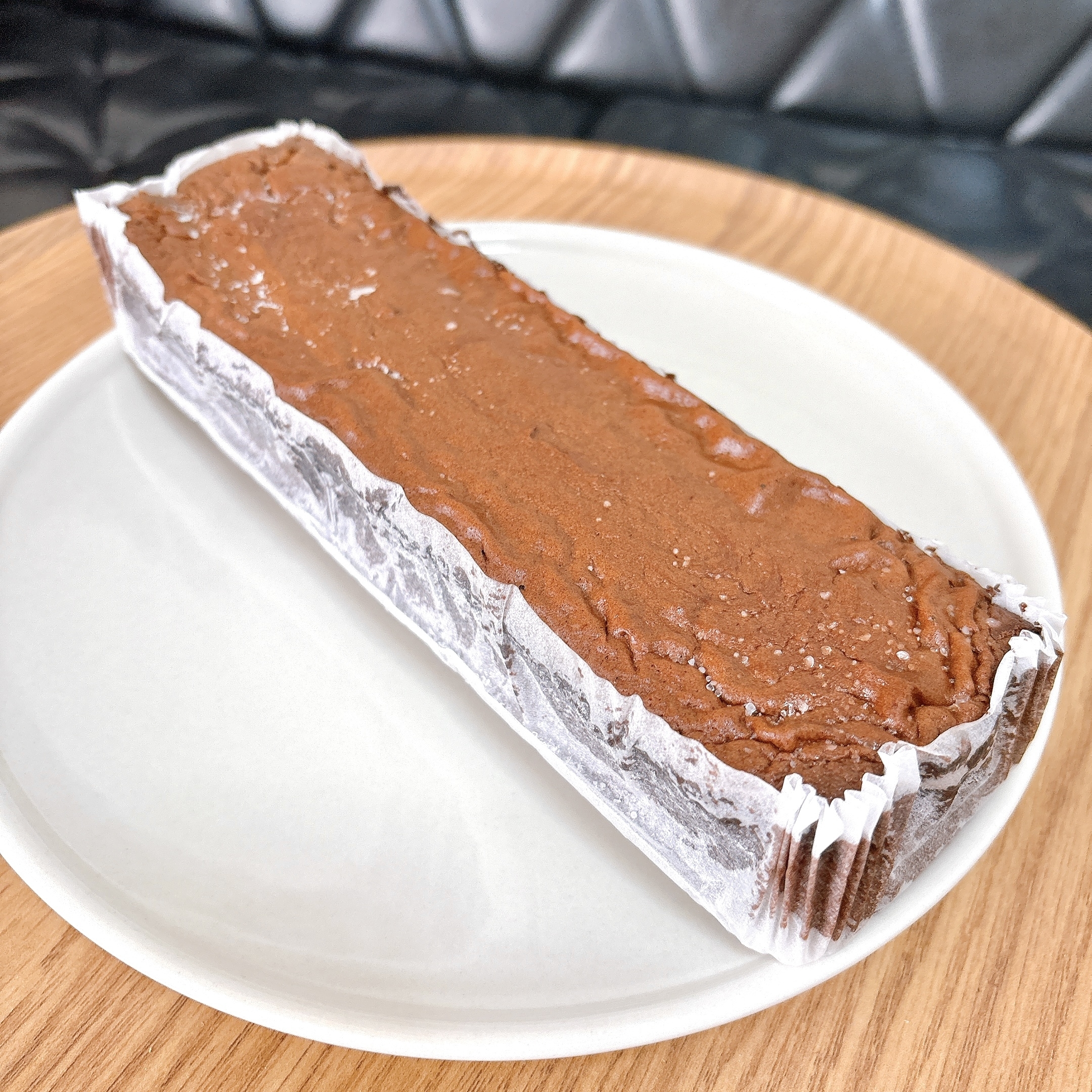 業務スーパーのおすすめの冷凍スイーツ「スフレチーズショコラ」