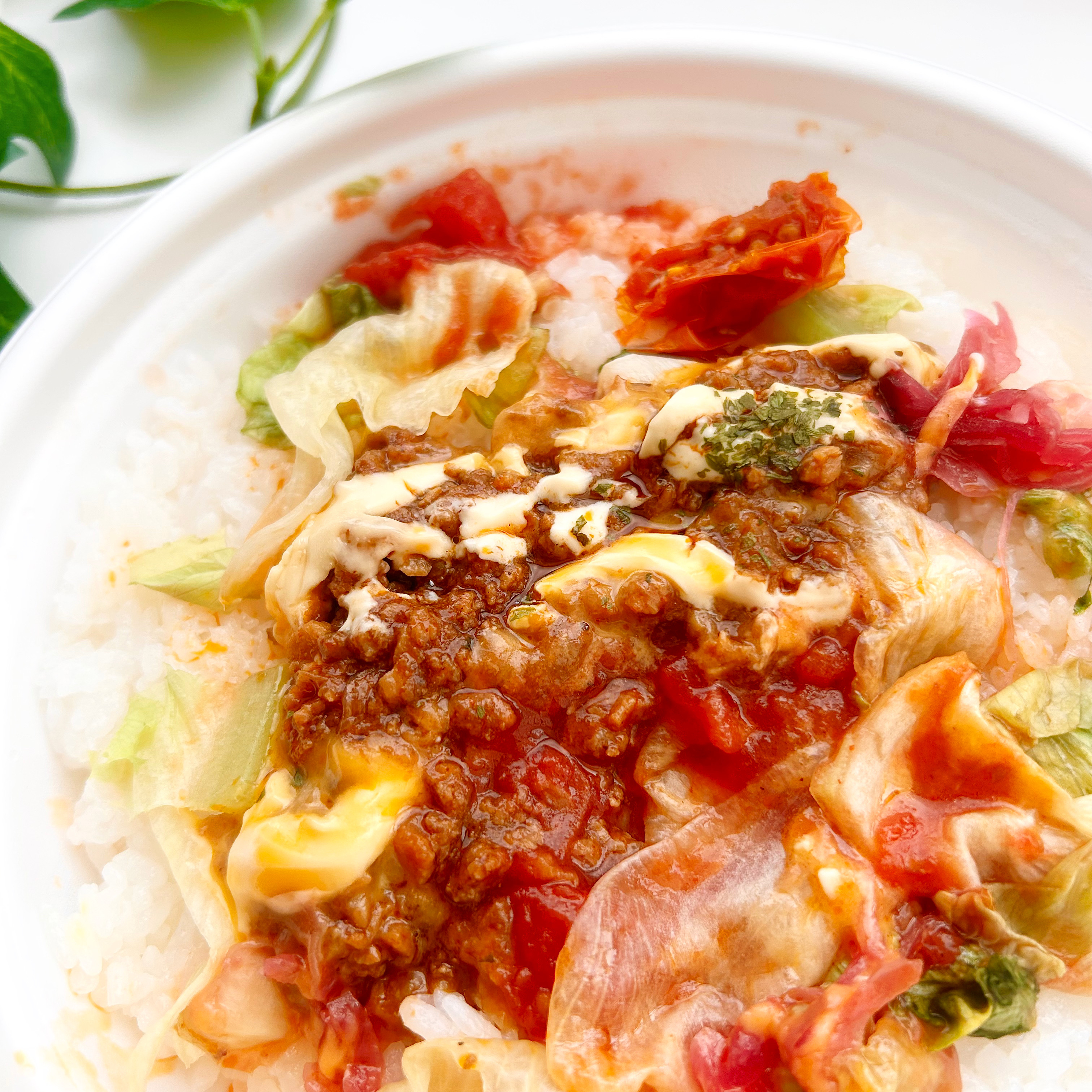 FamilyMart（ファミリーマート）のおすすめ商品「肉と野菜の旨味広がるタコライス」