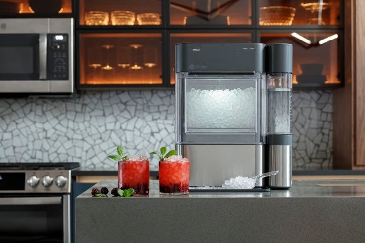 the ice maker on a kitchen counter