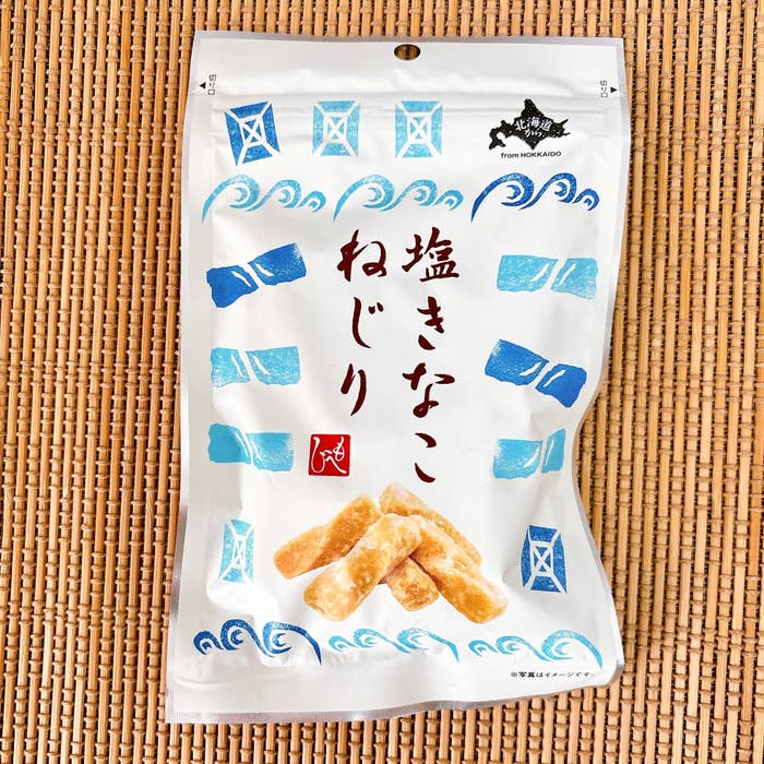 KALDI（カルディ）のおすすめのお菓子「北海道から 塩きなこねじり」