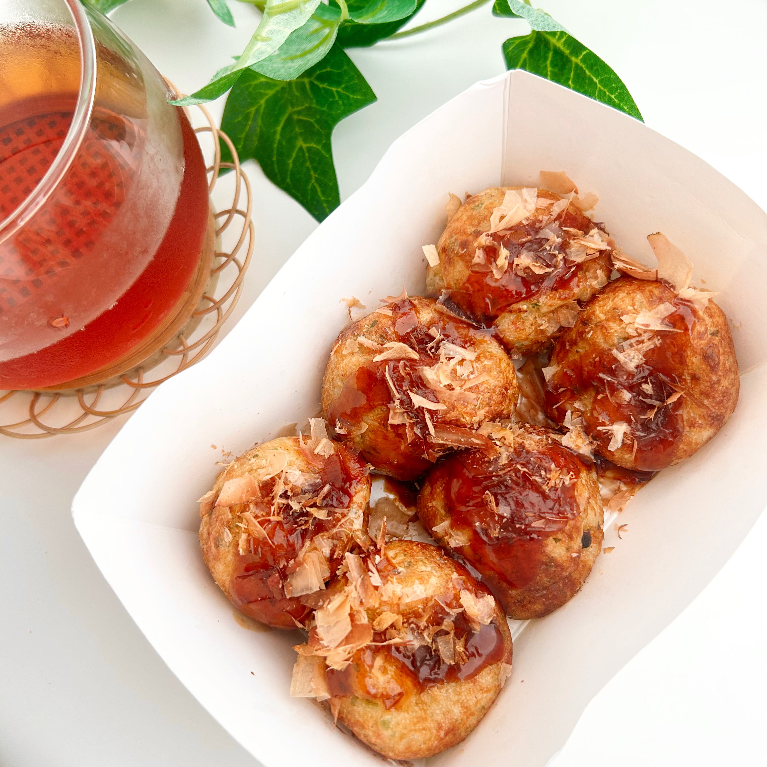 FamilyMart(ファミリーマート)のおすすめの冷凍食品「あおさ香るとろっとたこ焼」