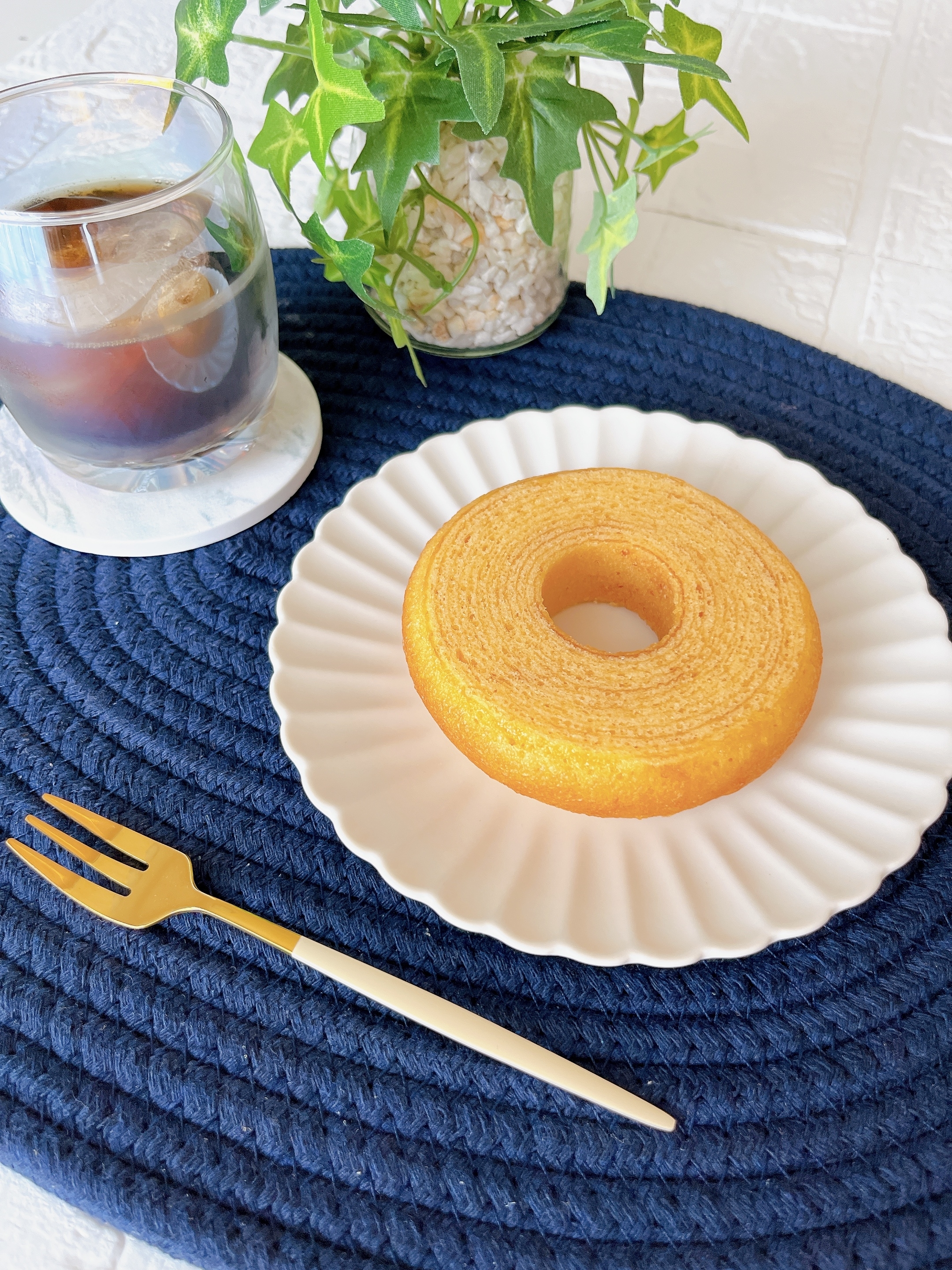 ローソンのおすすめスイーツ「こだわり素材のバウムクーヘン」