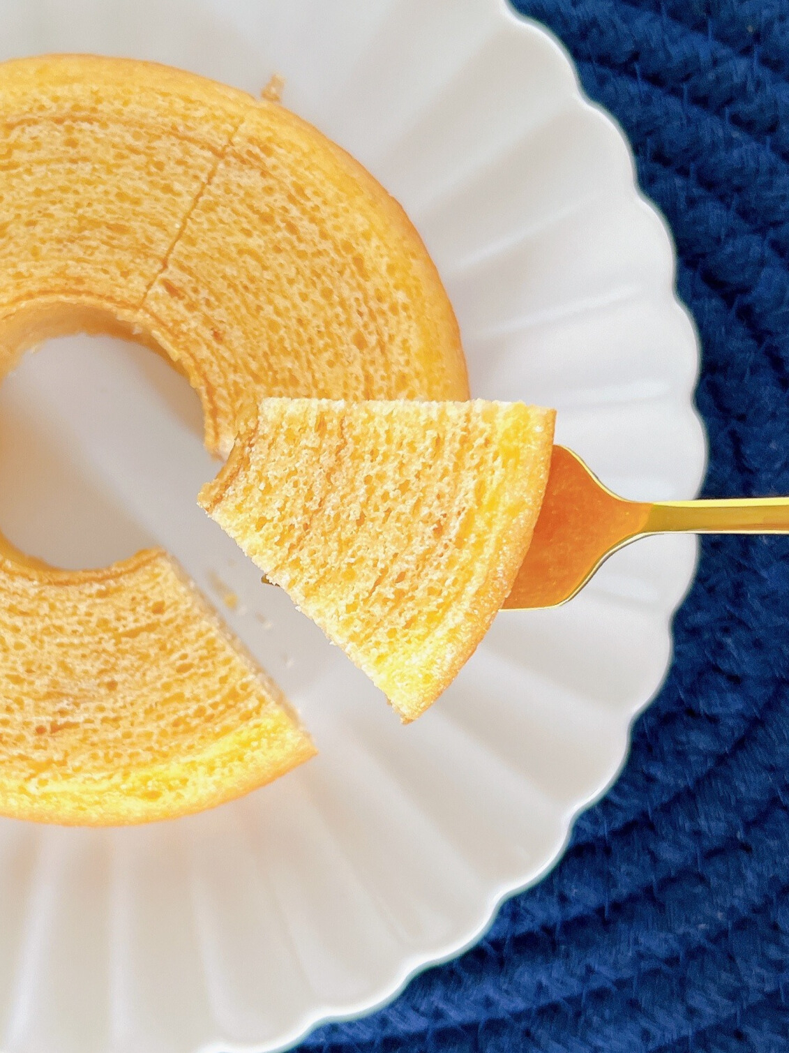 ローソンのおすすめスイーツ「こだわり素材のバウムクーヘン」