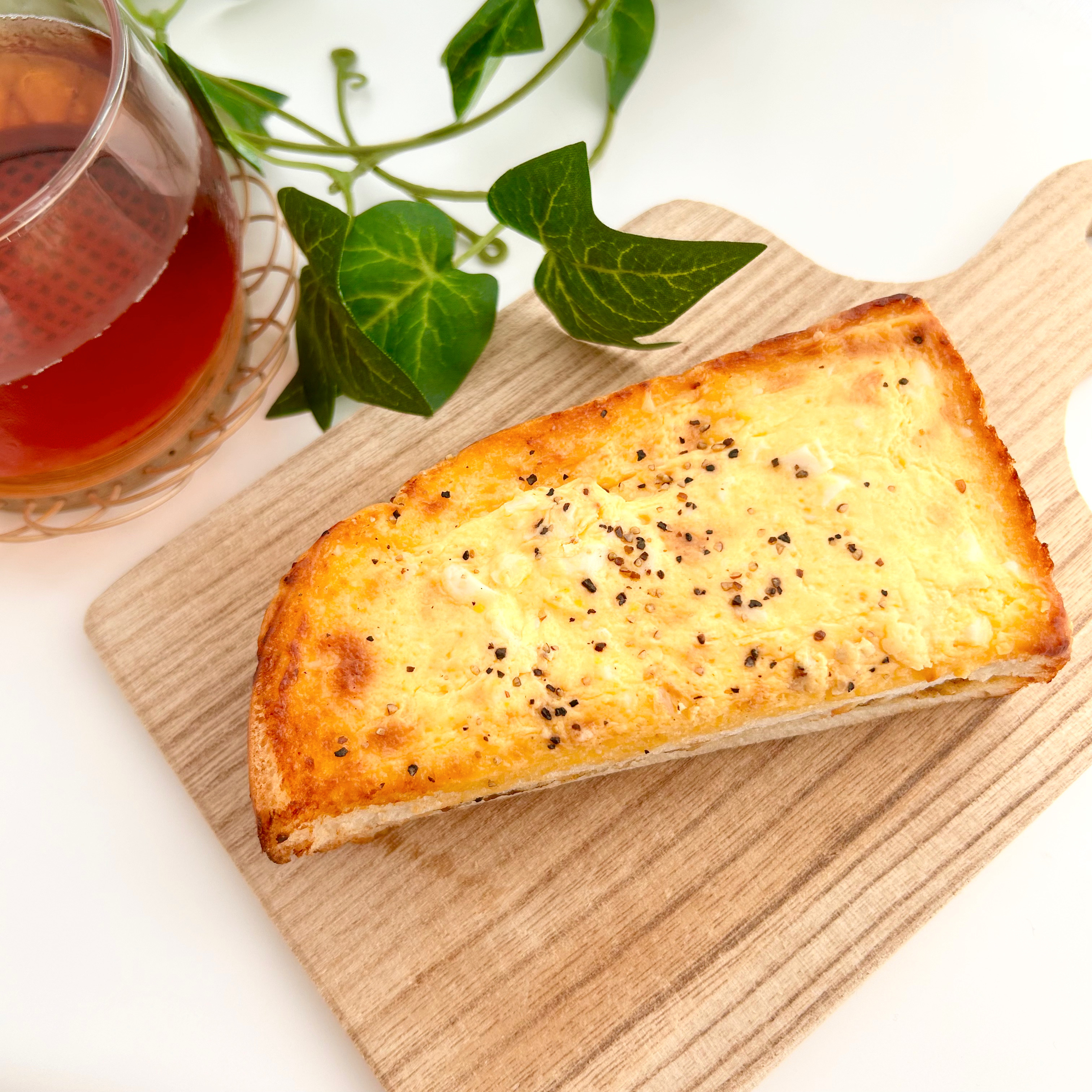 FamilyMart（ファミリーマート）のおすすめ惣菜パン「焼たまごカレートースト」