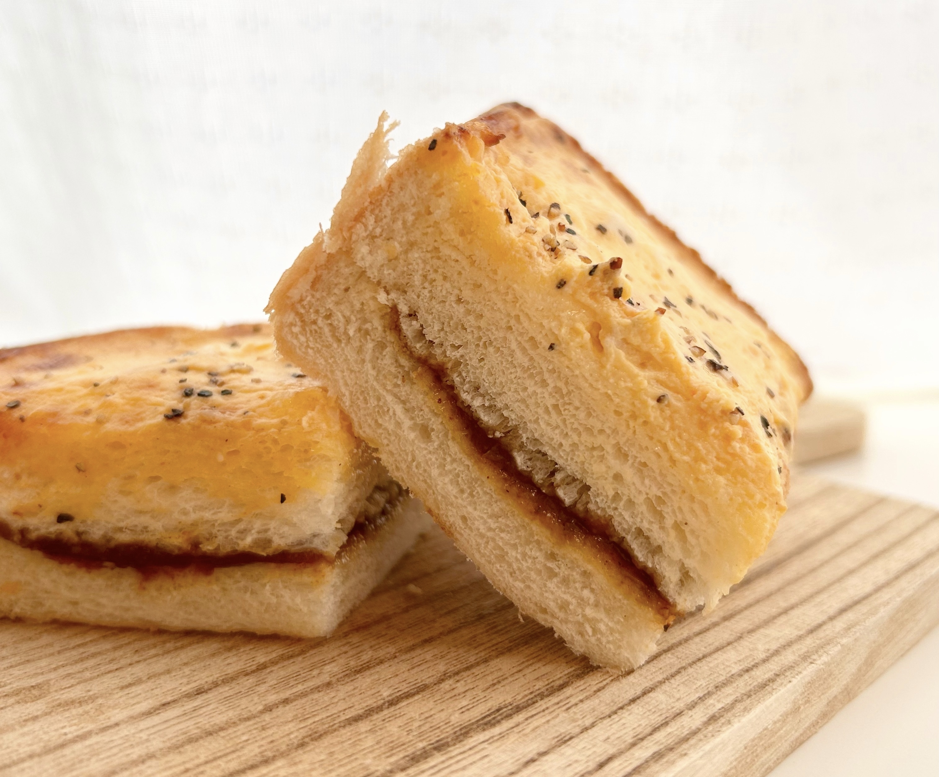 FamilyMart(ファミリーマート)のおすすめ惣菜パン「焼たまごカレートースト」