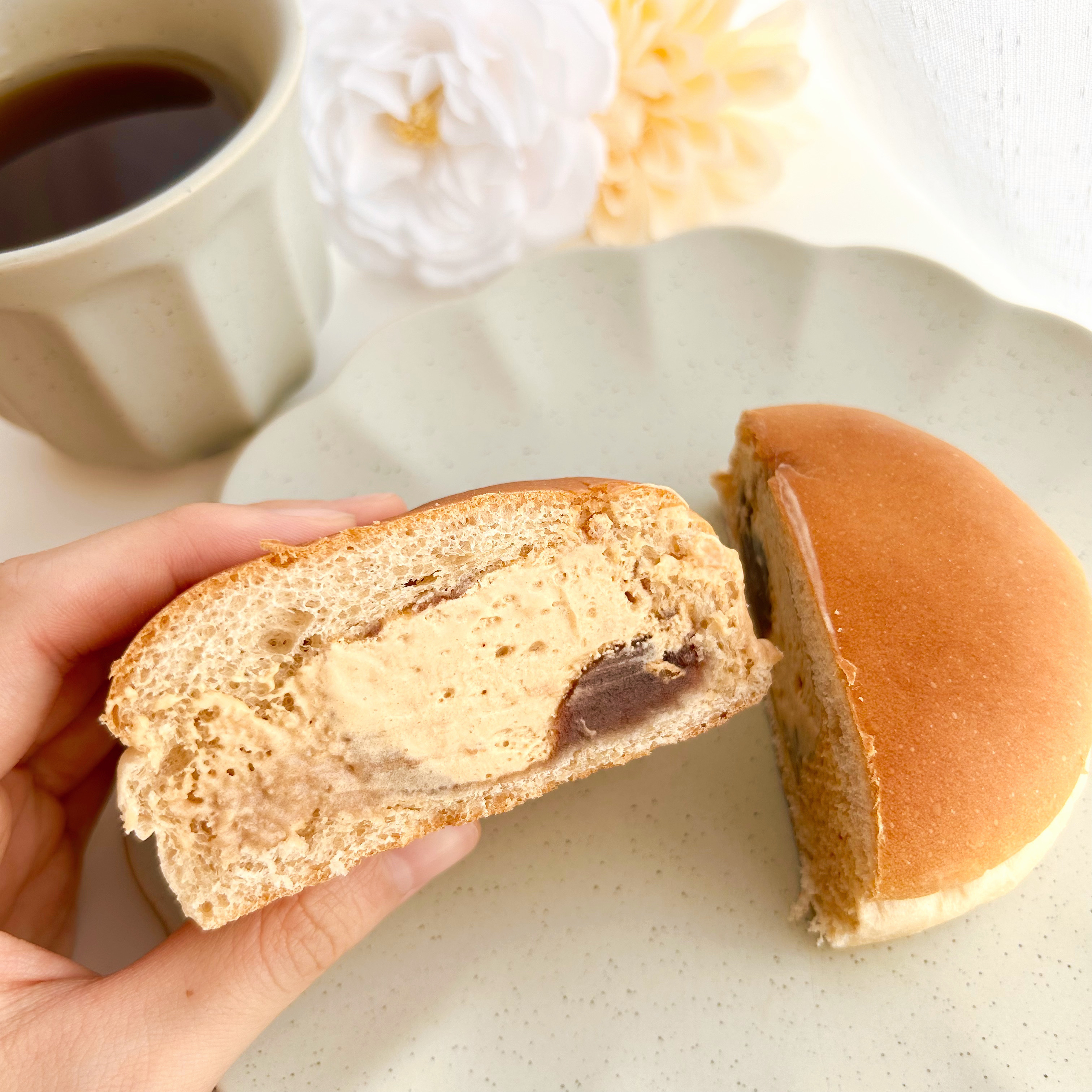 LAWSON(ローソン)のコラボパン「猿田彦珈琲 コーヒークリームあんぱん」