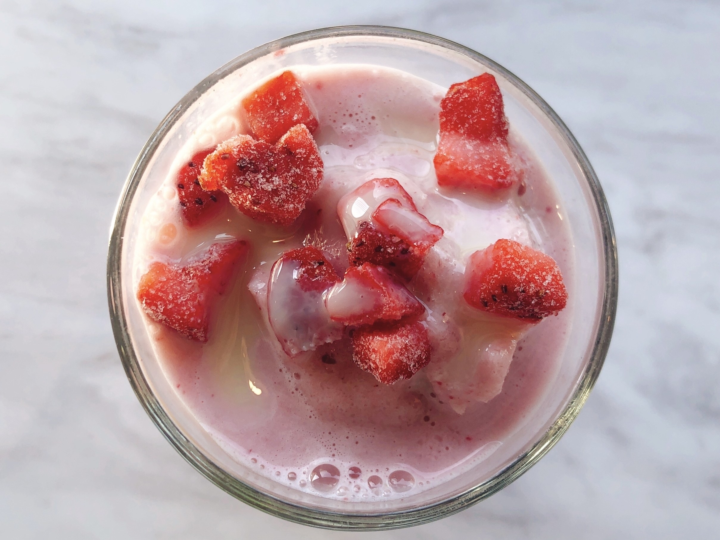 サンマルクのオススメスイーツ「練乳いちごバナナスムージー」