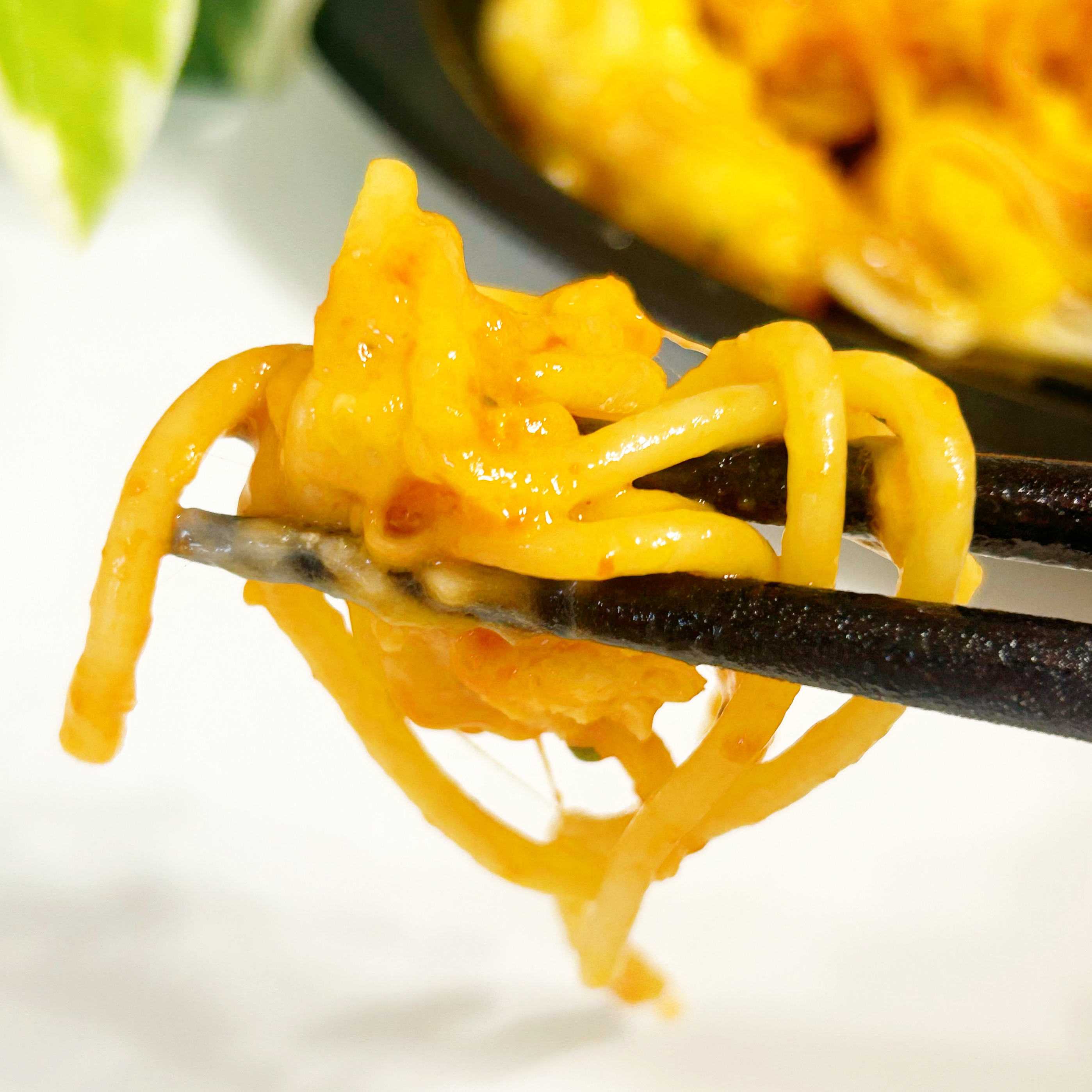 FamilyMart（ファミリーマート）の激ウマおかず「チーズに溺れるオムレツ（トマトのソースがけ）」