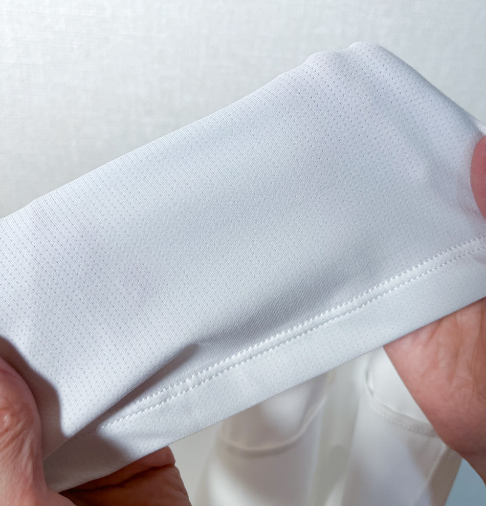 ユニクロのおすすめアイテム「ドライEXUVカットハーフジップT」