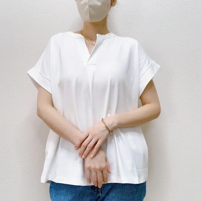 ワークマンのオススメのトップス「レディースシーンレスカットブラウス」