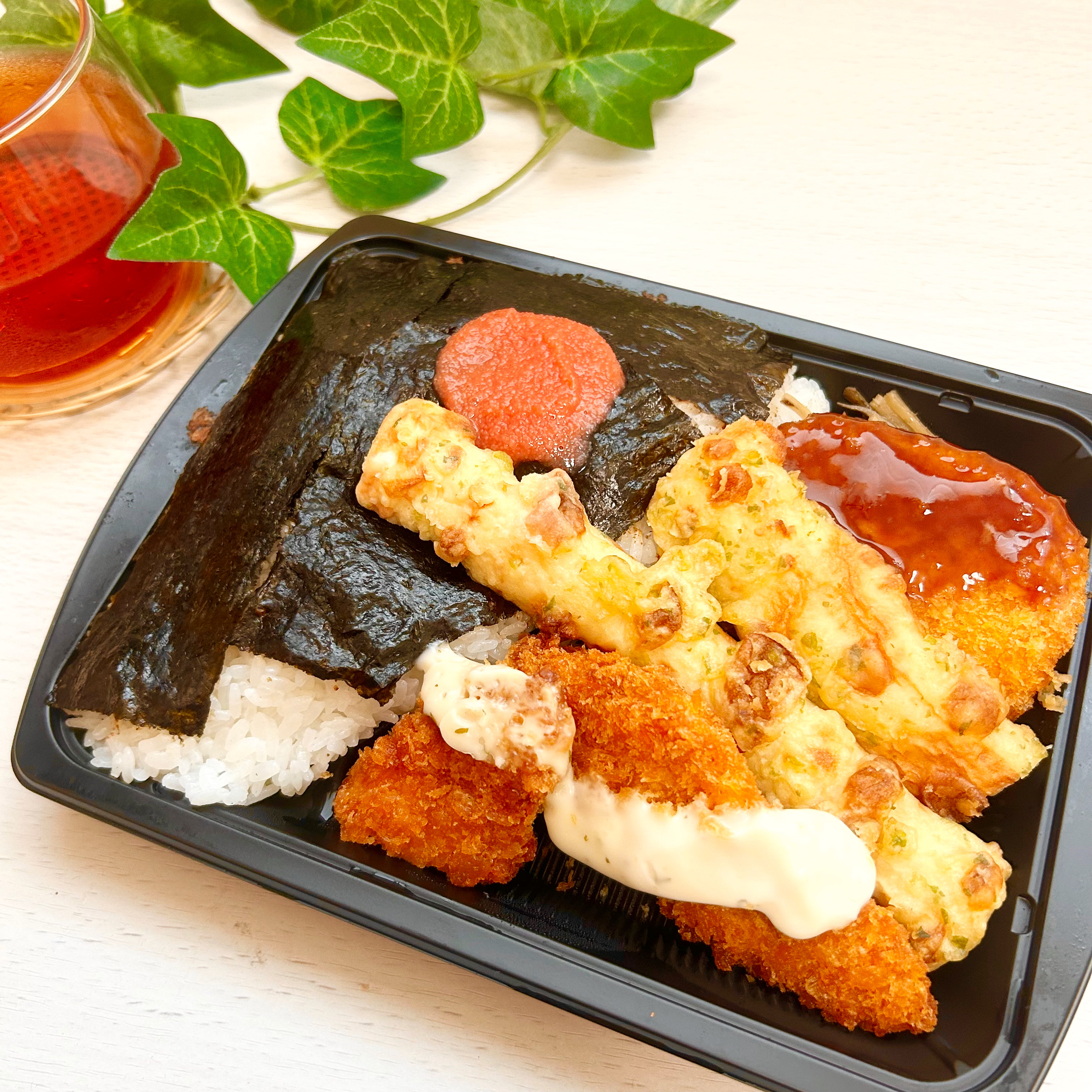 FamilyMart（ファミリーマート）のおすすめお弁当「【たぶん40%増量作戦】増量明太海苔弁当」
