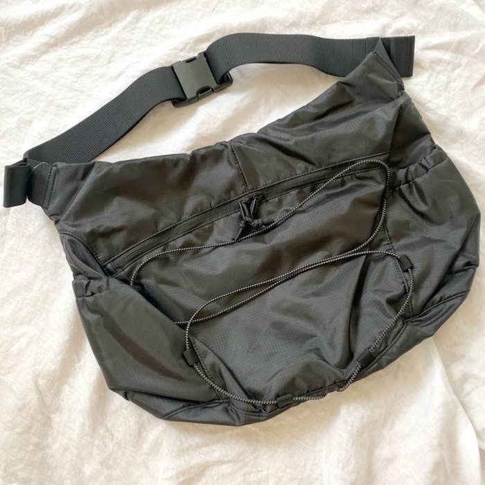 GUのオススメアイテム「リップストップメッセンジャーバッグ+E」