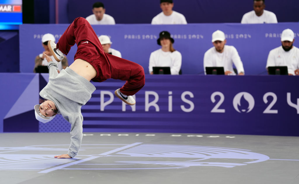 Ami Yuasa breakdancing