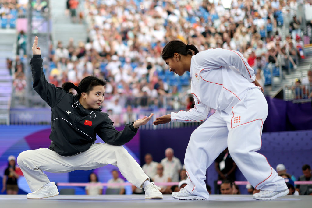 Liu Qingyi and India Sardjoe breaking