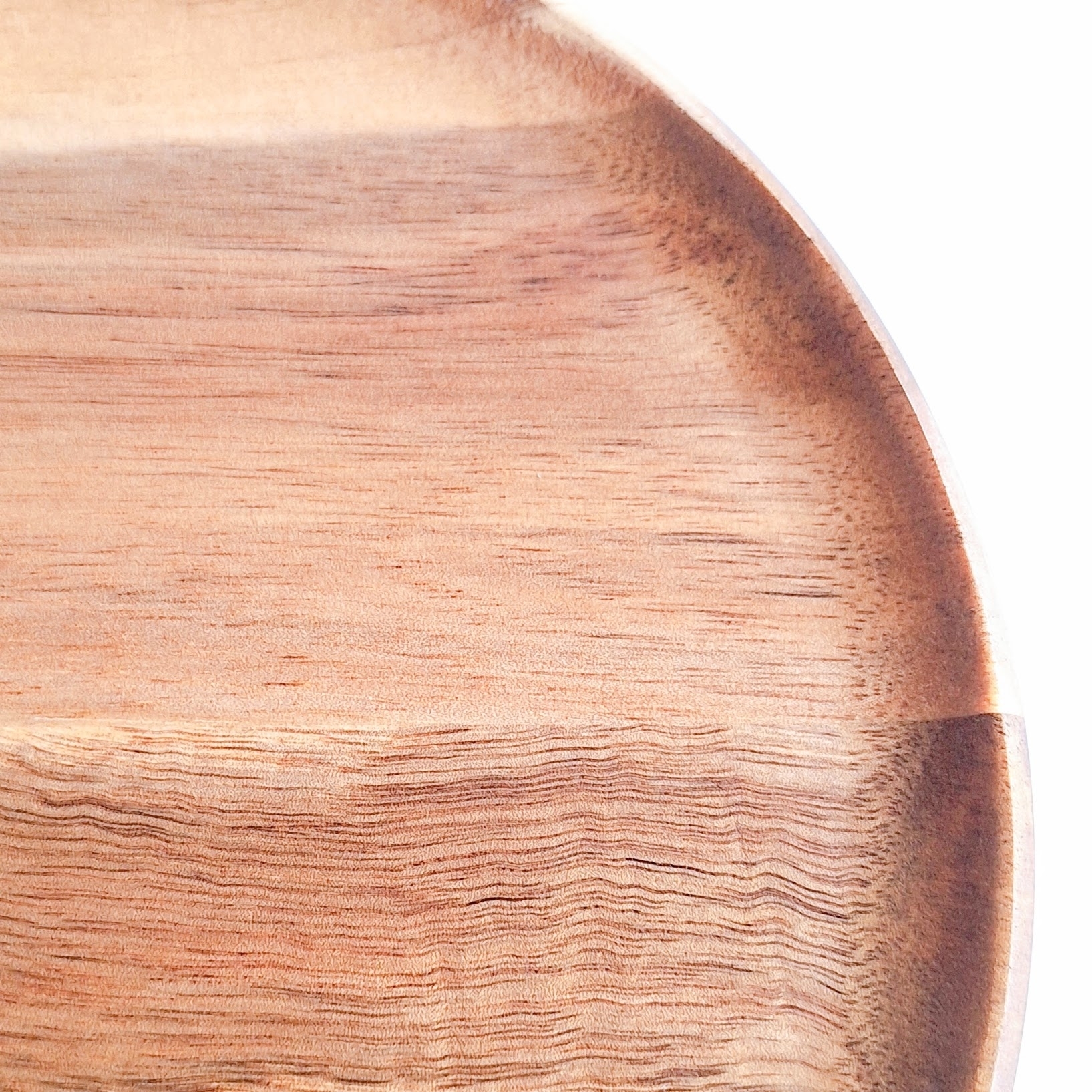 無印良品のおすすめキッチングッズ「アカシア お皿にもなるカッティングボード 丸型」