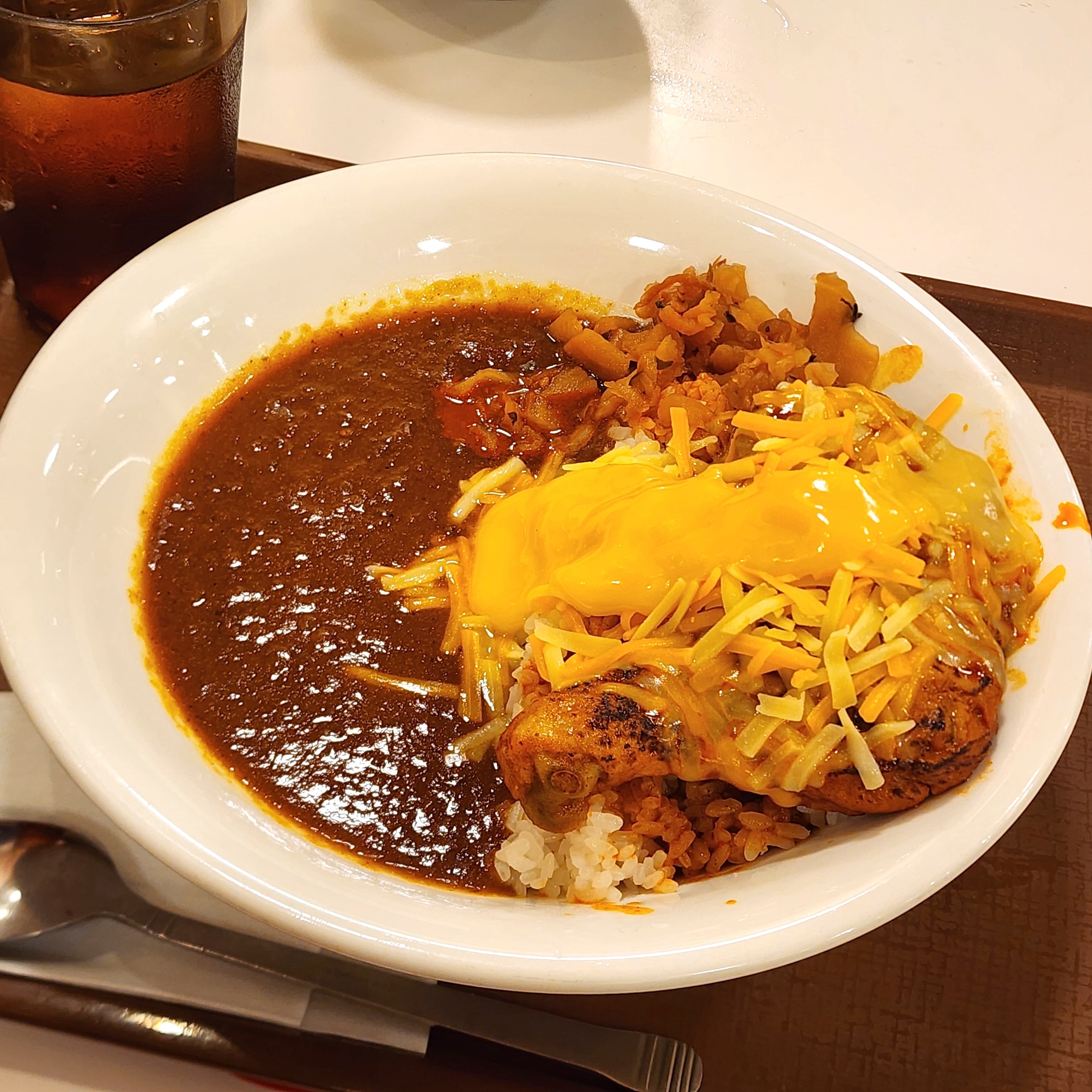 すき家のおすすめフード「チーズタンドリーチキンカレー」