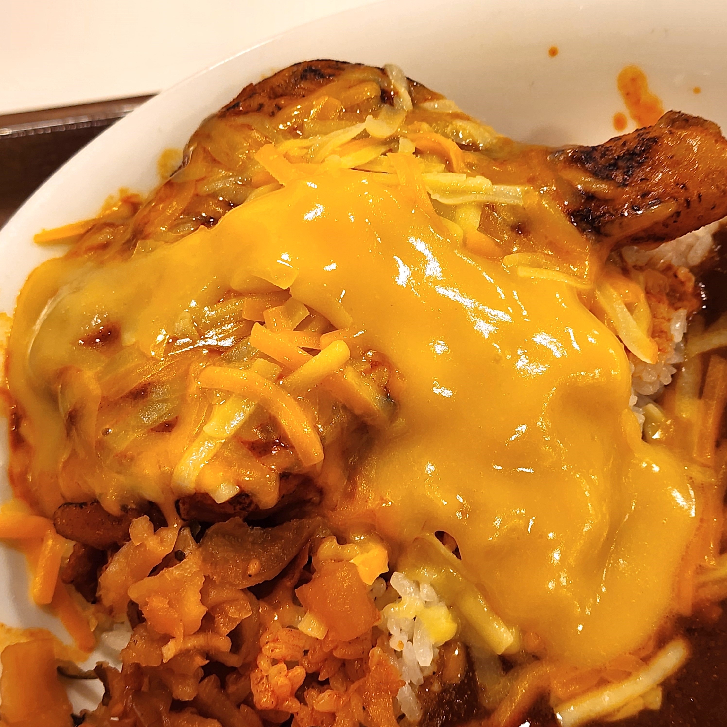 すき家のおすすめフード「チーズタンドリーチキンカレー」