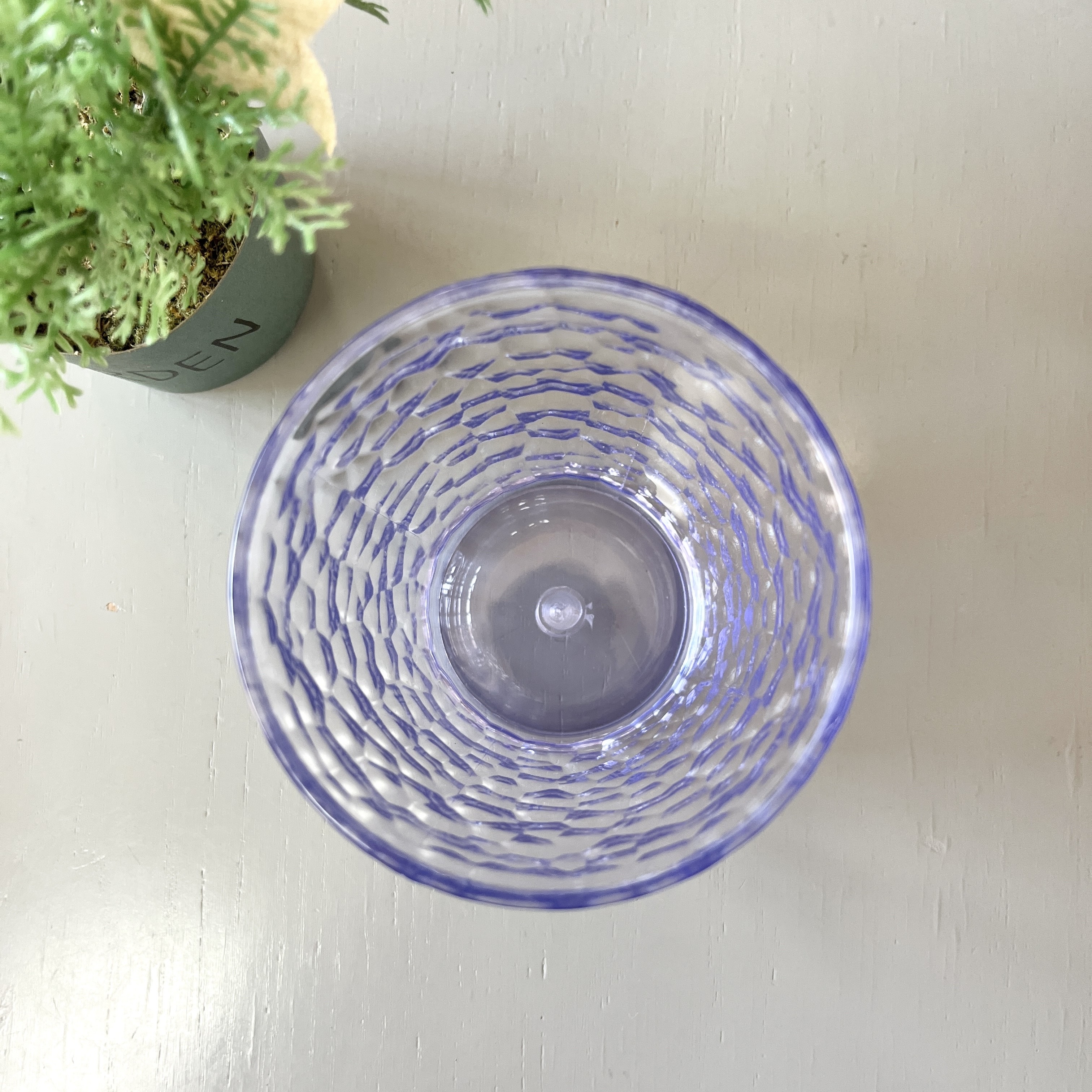 DAISO（ダイソー）のおすすめ食器「石目調コップ（カラフル、320mL）」