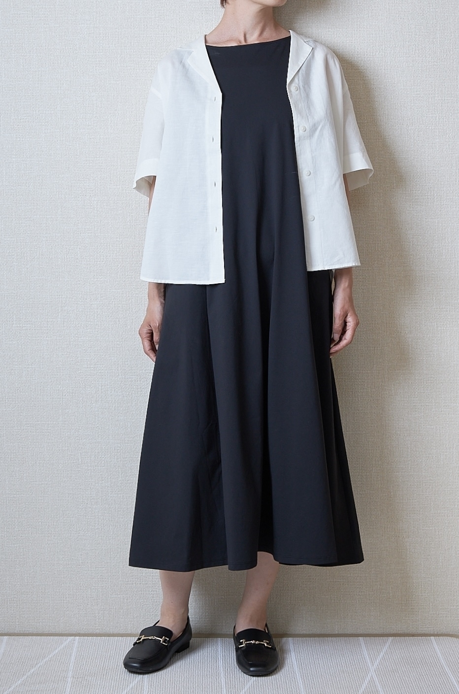 ユニクロのおすすめアイテム「リネンブレンドオープンカラーシャツ」