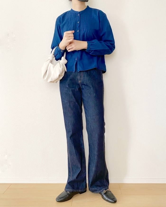 無印良品のおすすめファッションアイテム「婦人 綿ボイル インディゴ染め長袖ブラウス」のコーディネート