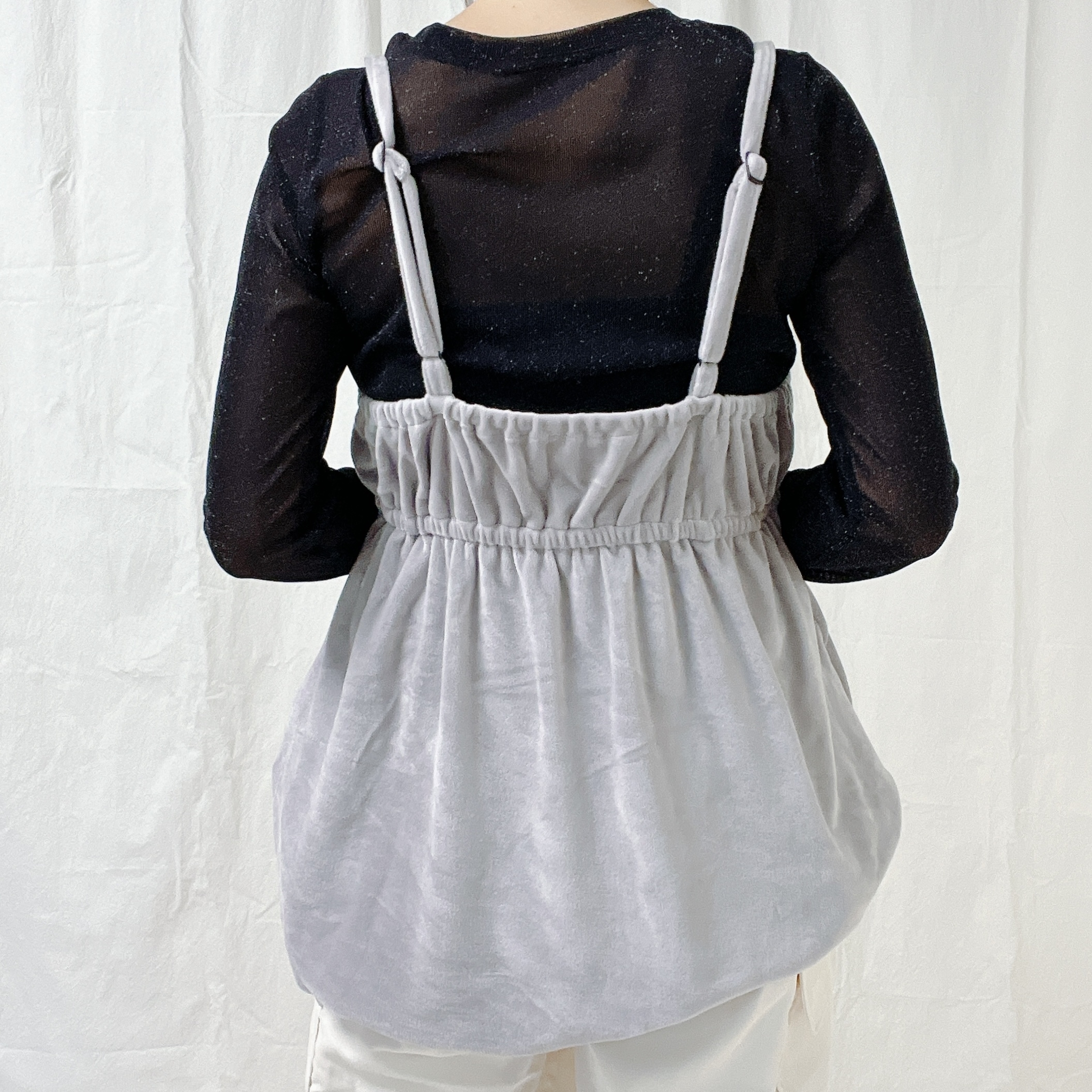 しまむらのおすすめファッションアイテム「ベロアビスチェ」