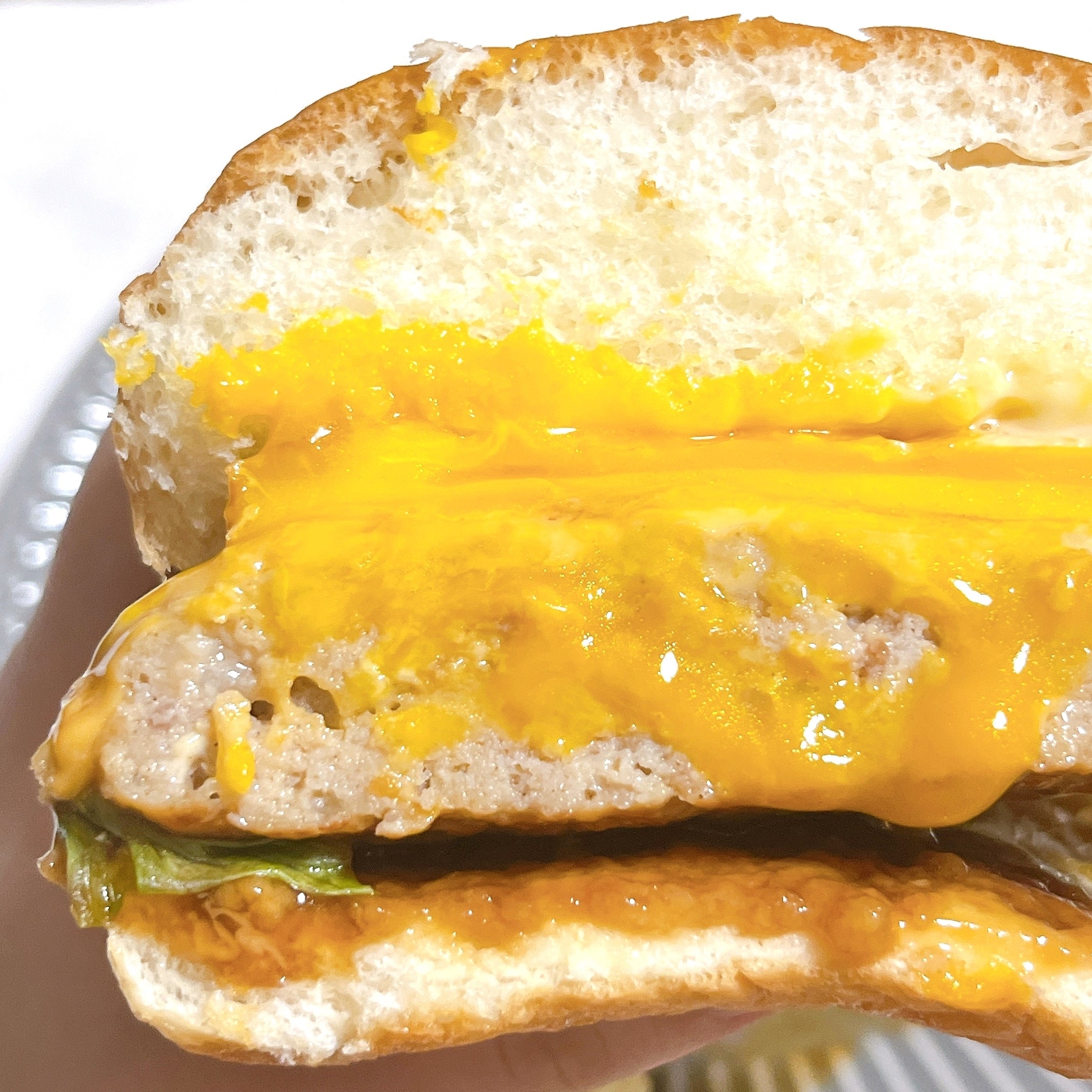 コメダ珈琲店のオススメのメニュー「お月見フルムーンてりやきバーガー」