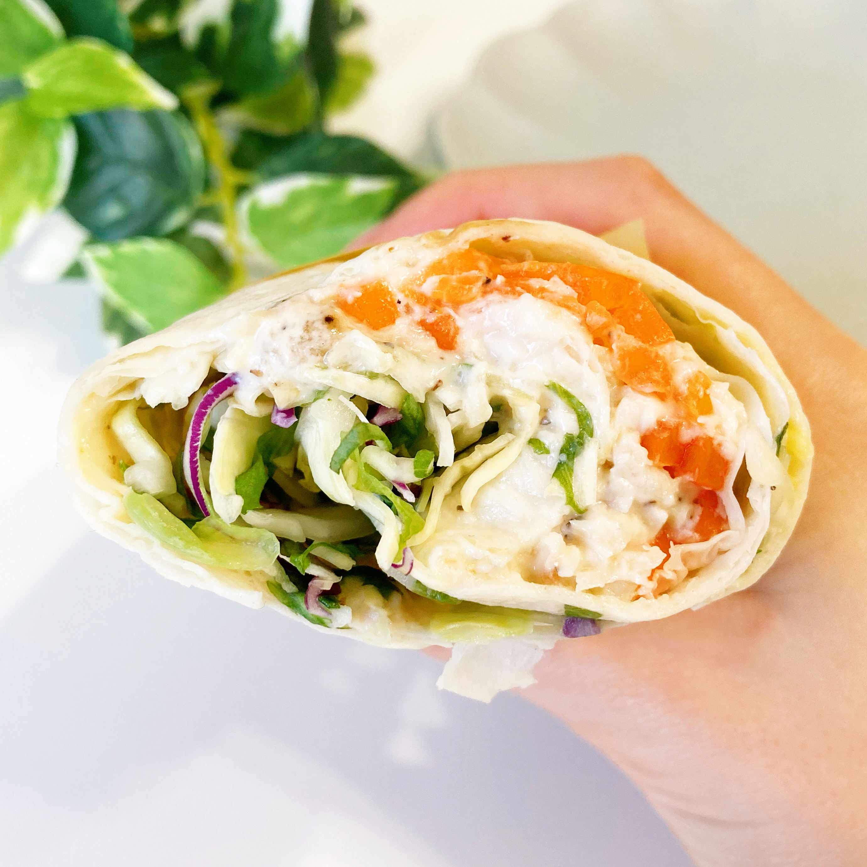 セブン-イレブンのおすすめ商品「ラップデリ蒸し鶏のシーザーサラダ」