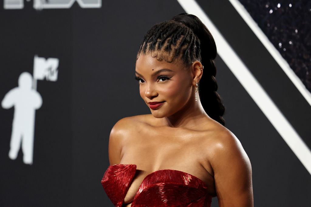 Halle Bailey close up