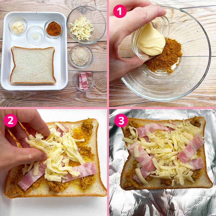 食パンにカレー粉、マヨネーズ、ベーコン、チーズを乗せた料理手順の写真。