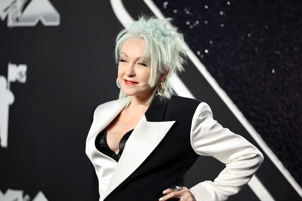 Cyndi Lauper close up