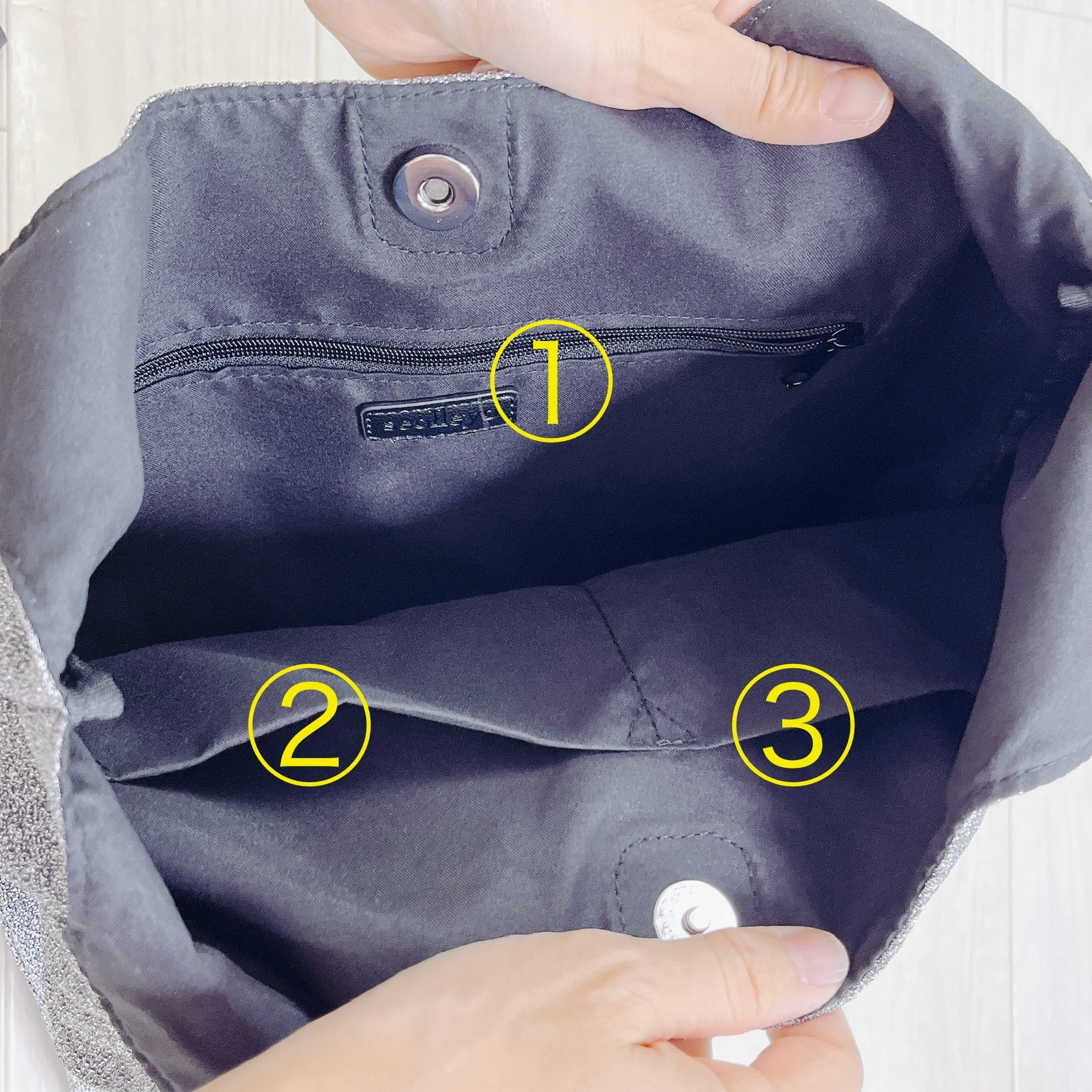 しまむらのおすすめファッションアイテム「リボンチャームツキラメTT」