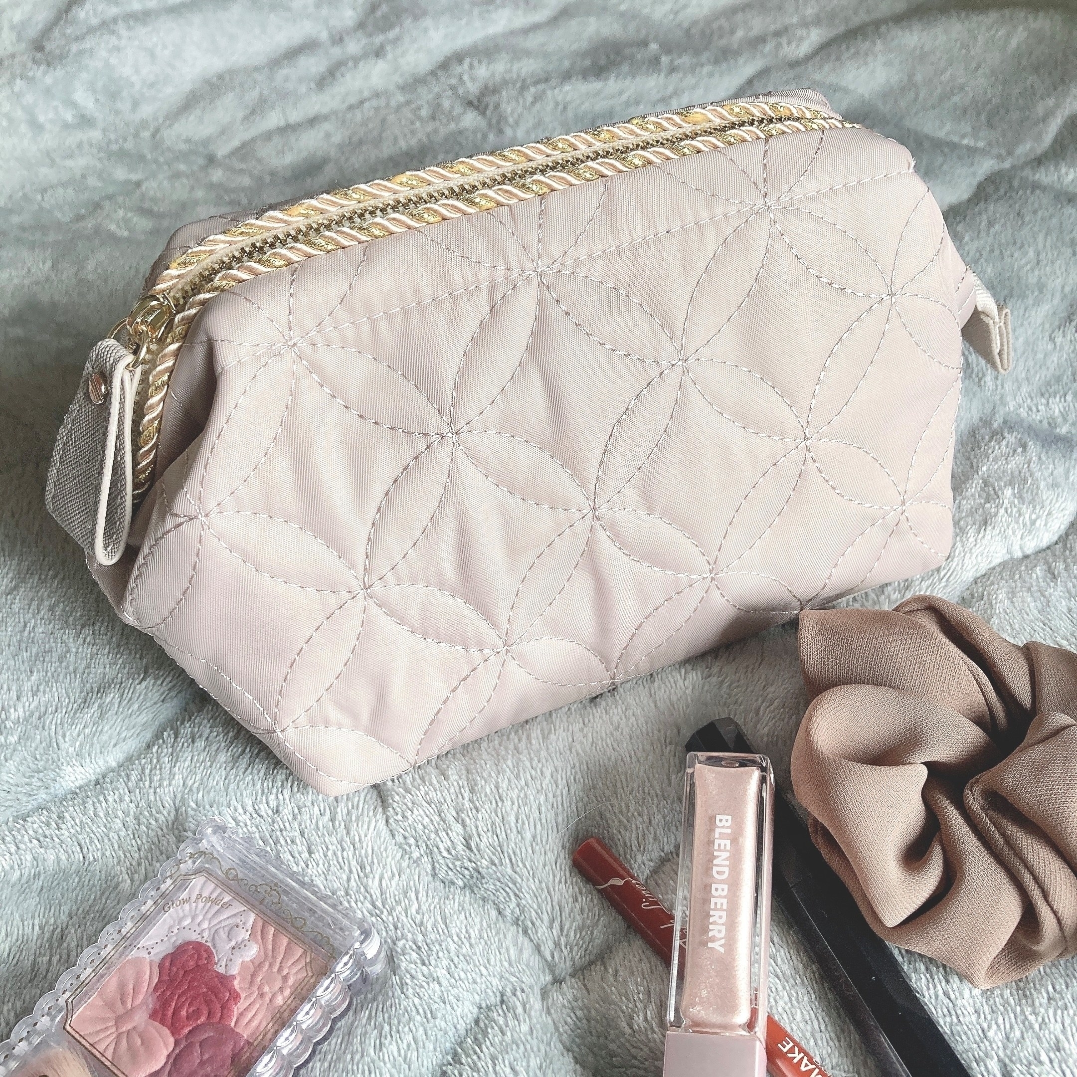 フランフランのおすすめ雑貨「ベル ワイヤーポーチ グレー」