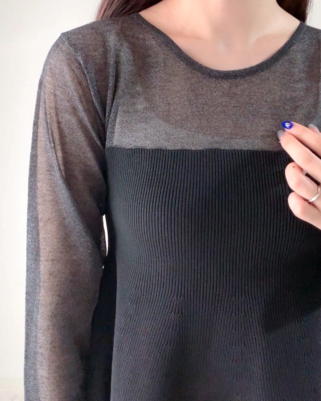 しまむらのおすすめアイテム「シアーペプラムニットPO」