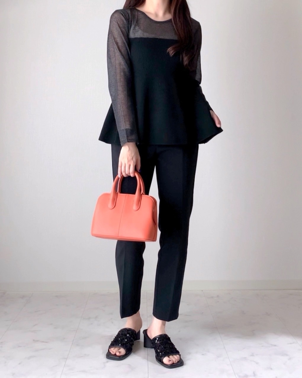 しまむらのおすすめアイテム「シアーペプラムニットPO」