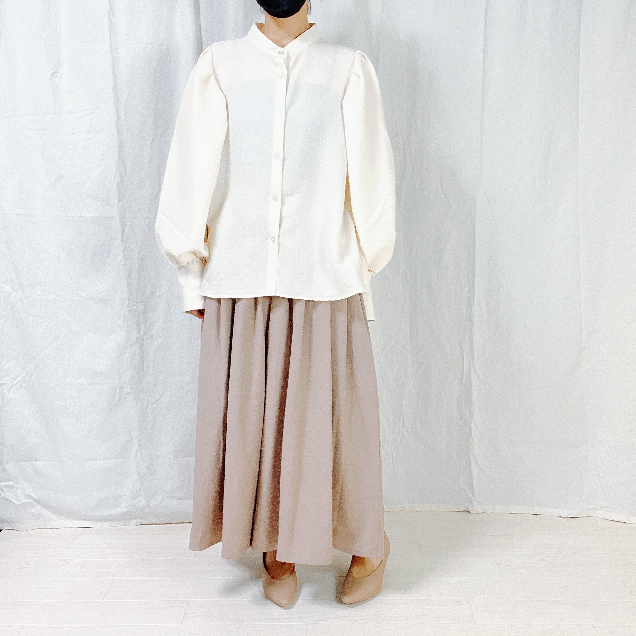 しまむらのおすすめファッションアイテム「ソデタックブラウスナガ」