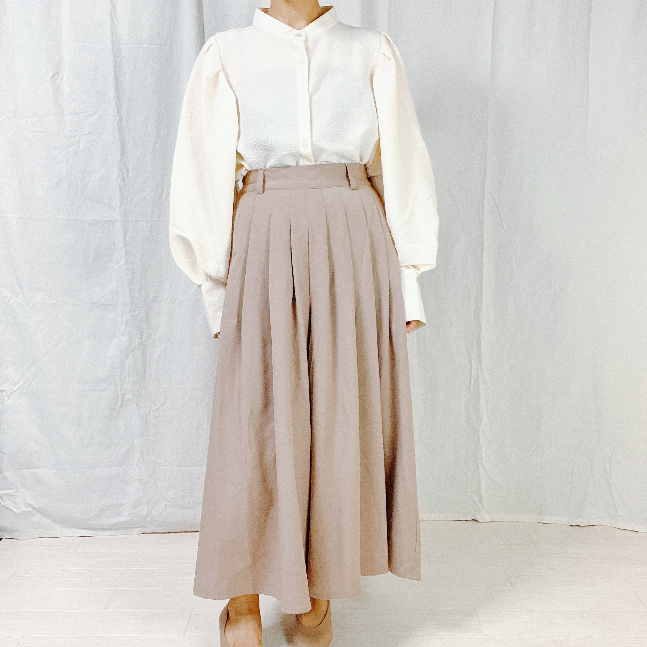 しまむらのおすすめファッションアイテム「ソデタックブラウスナガ」