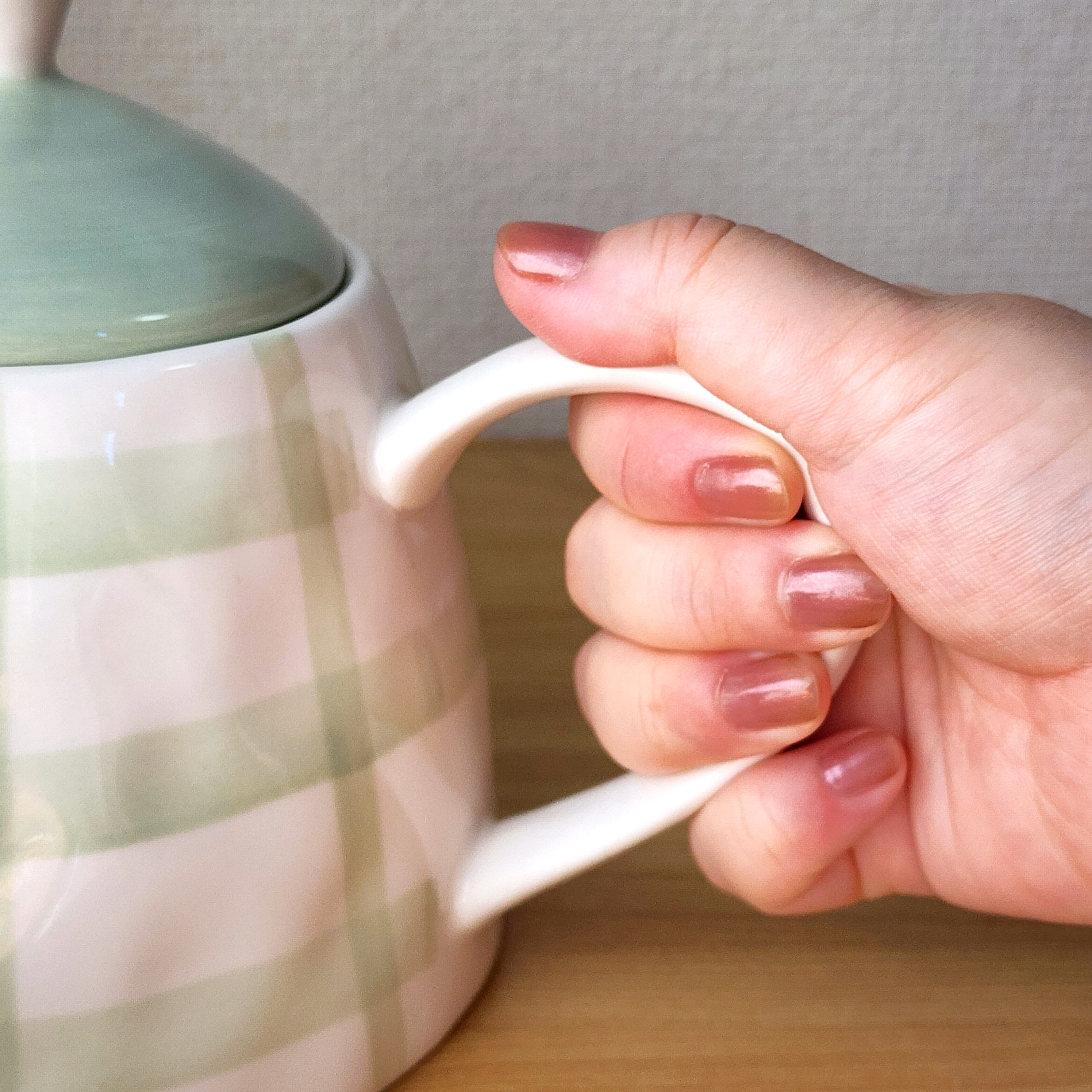 Francfranc（フランフラン）のおすすめ雑貨「ハンドペイント ティーポット チェック」