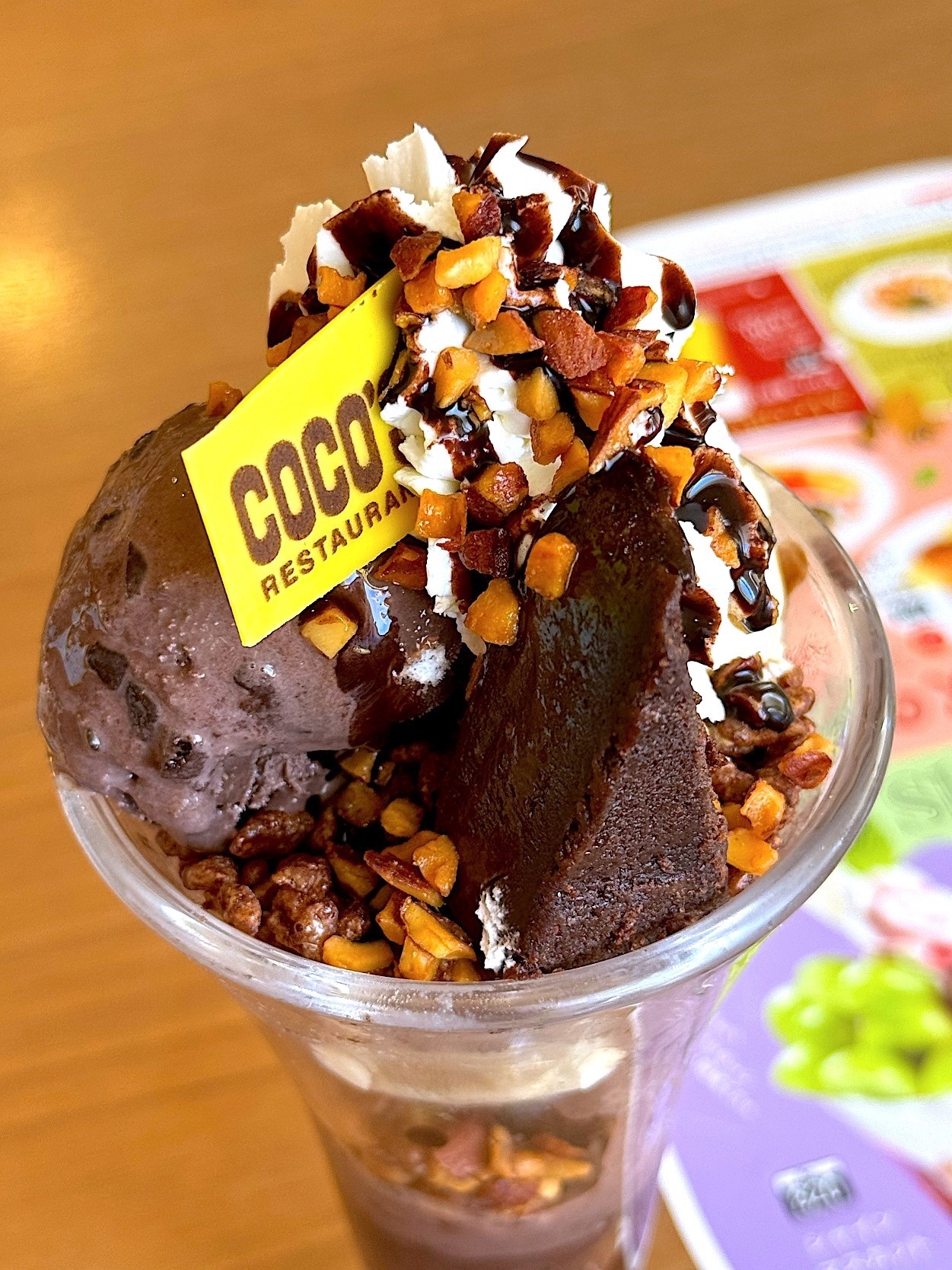 COCO’S（ココス）のおすすめスイーツ「ココスのチョコパフェ」